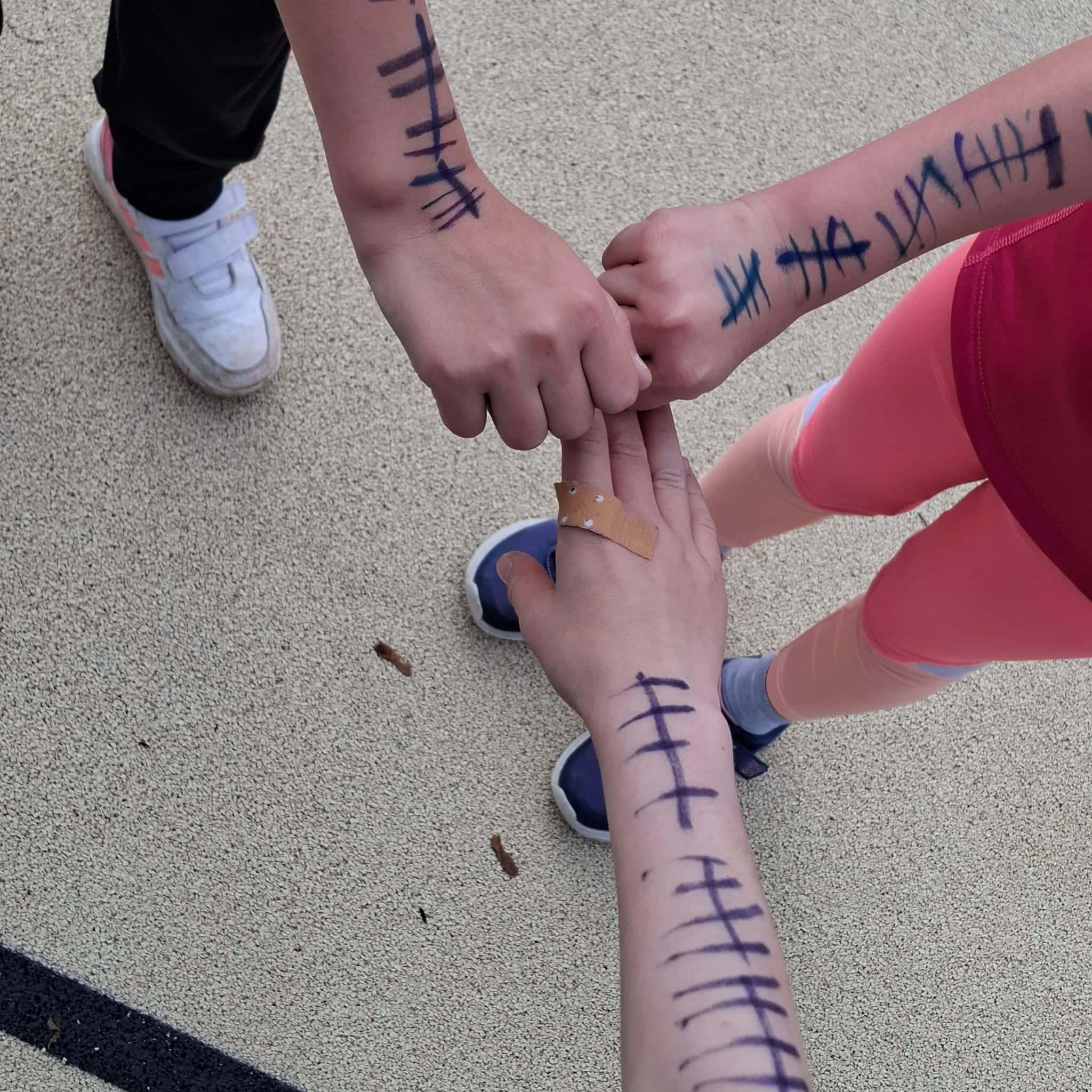 Kinder laufen für Kinder