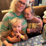 Mutter mit 2 Kindern